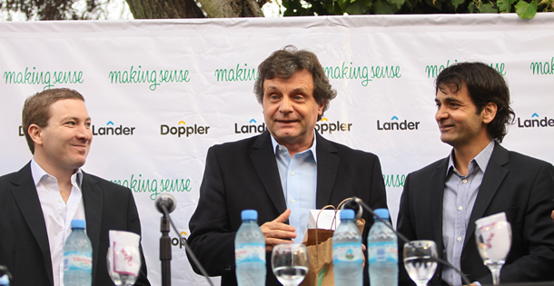 Cesar and Damian DOnofrio, joined by Mar del Plata's  Mayor Gustavo Pulti.